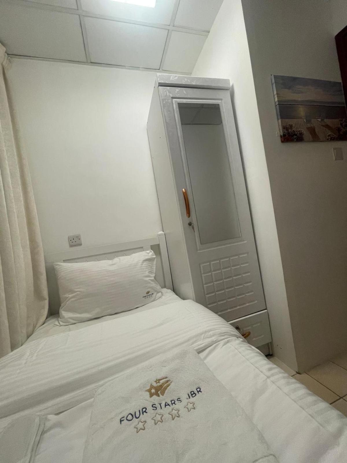 Hotel Four Stars Dubai Marina Jbr Exterior foto